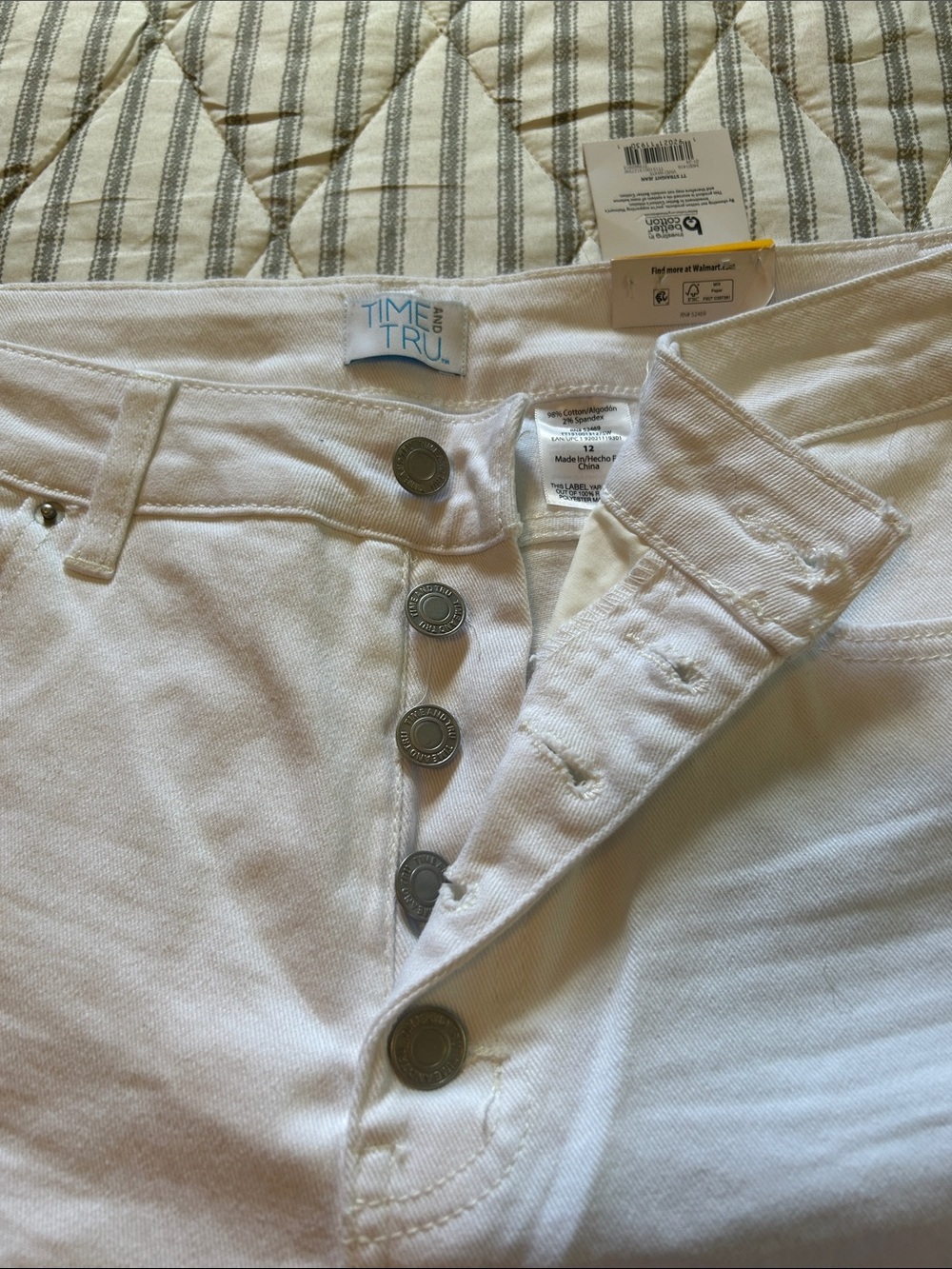 Time and Tru White Straight Leg Jeans - Picture 3 of 7